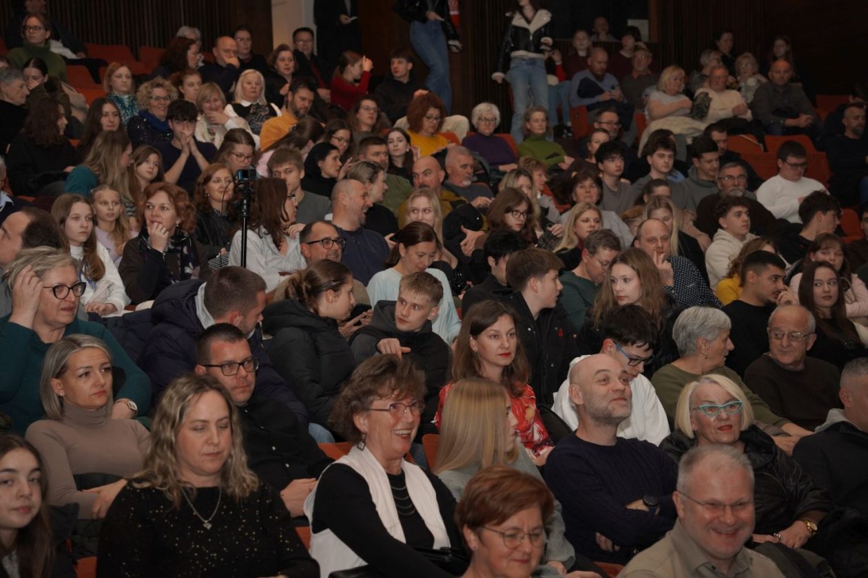 Božićni koncert Gimnazije Josipa Slavenskog (2)
