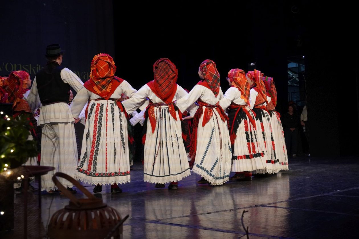 Božićni koncert Gimnazije Josipa Slavenskog (25)