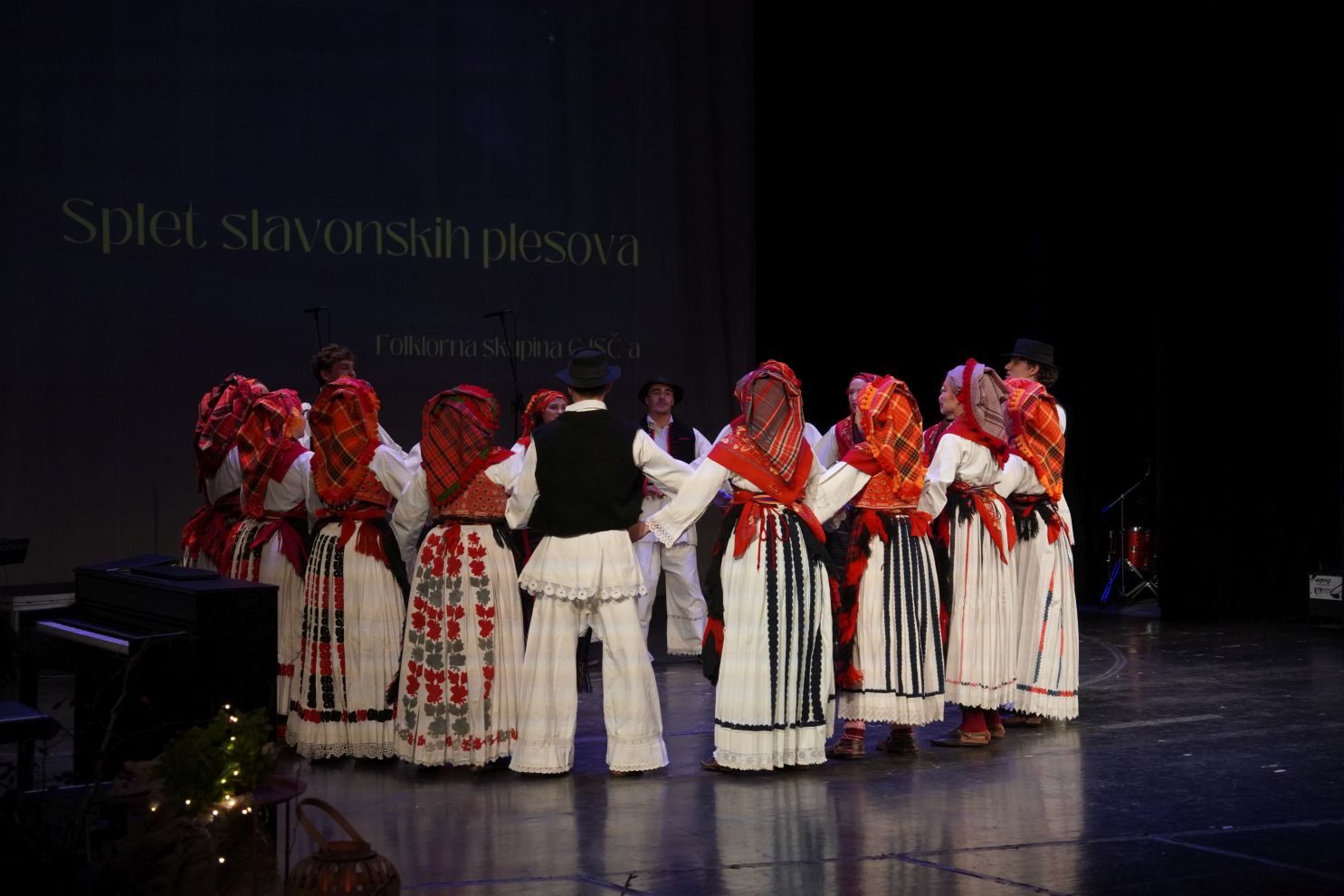 Božićni koncert Gimnazije Josipa Slavenskog (30)