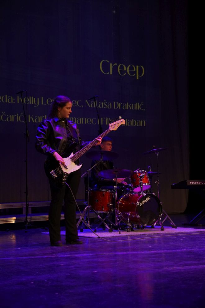 Božićni koncert Gimnazije Josipa Slavenskog (35)