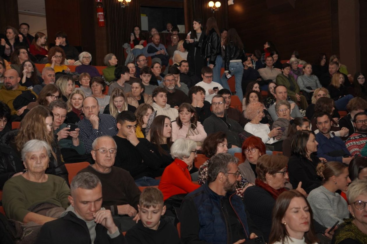 Božićni koncert Gimnazije Josipa Slavenskog (4)