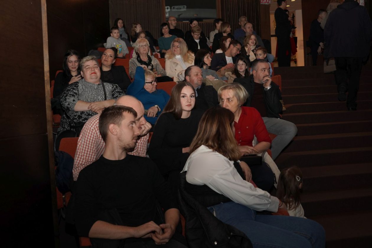 Božićni koncert Gimnazije Josipa Slavenskog (5)