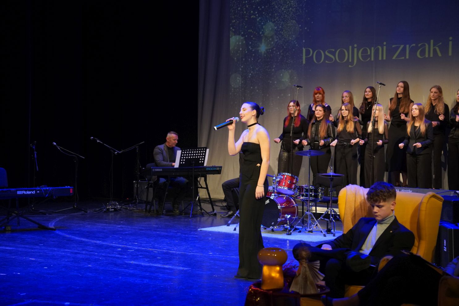 Božićni koncert Gimnazije Josipa Slavenskog (52)