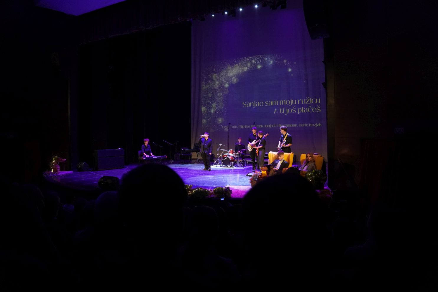 Božićni koncert Gimnazije Josipa Slavenskog (56)