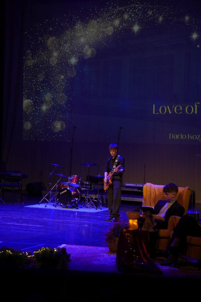 Božićni koncert Gimnazije Josipa Slavenskog (60)