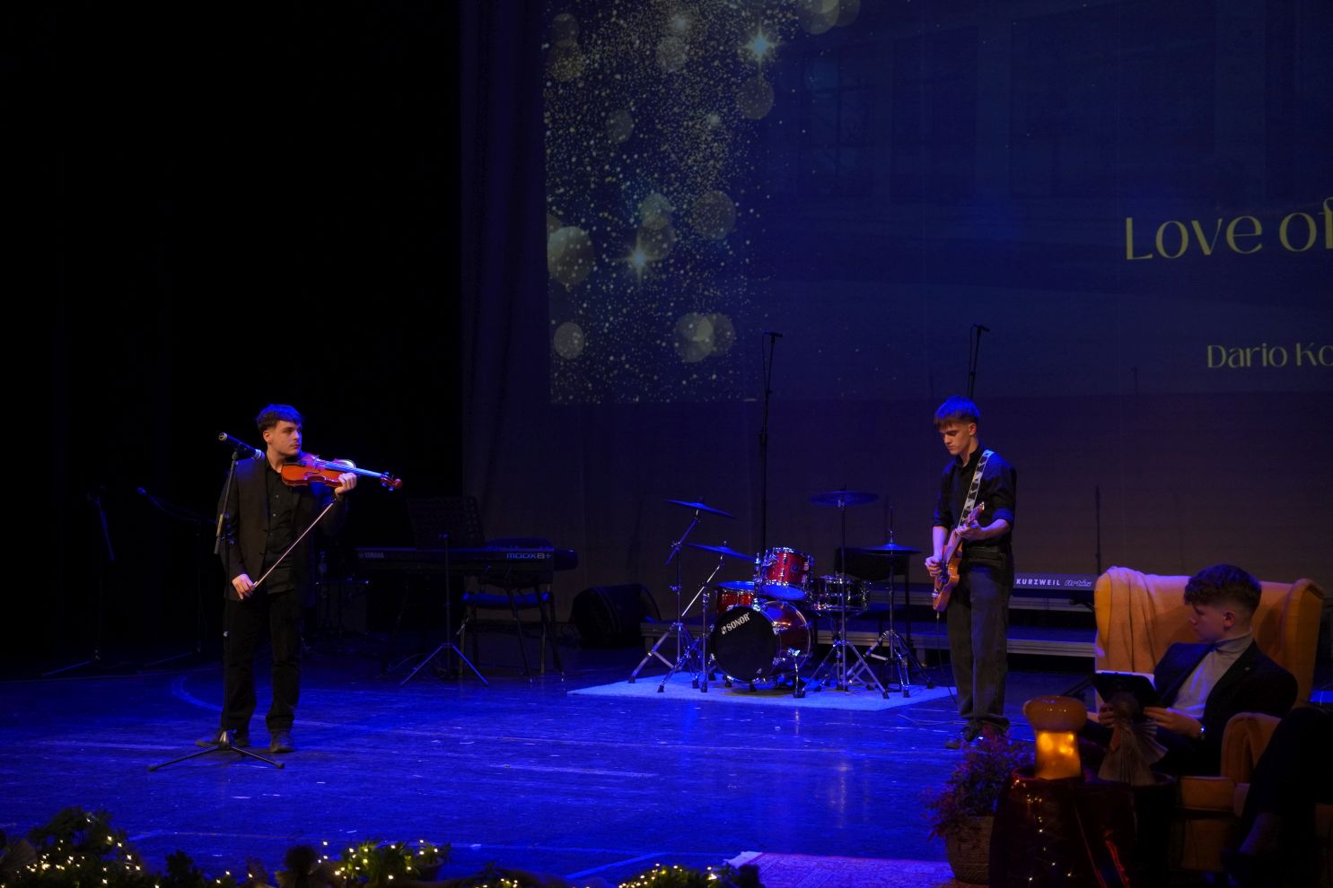 Božićni koncert Gimnazije Josipa Slavenskog (61)