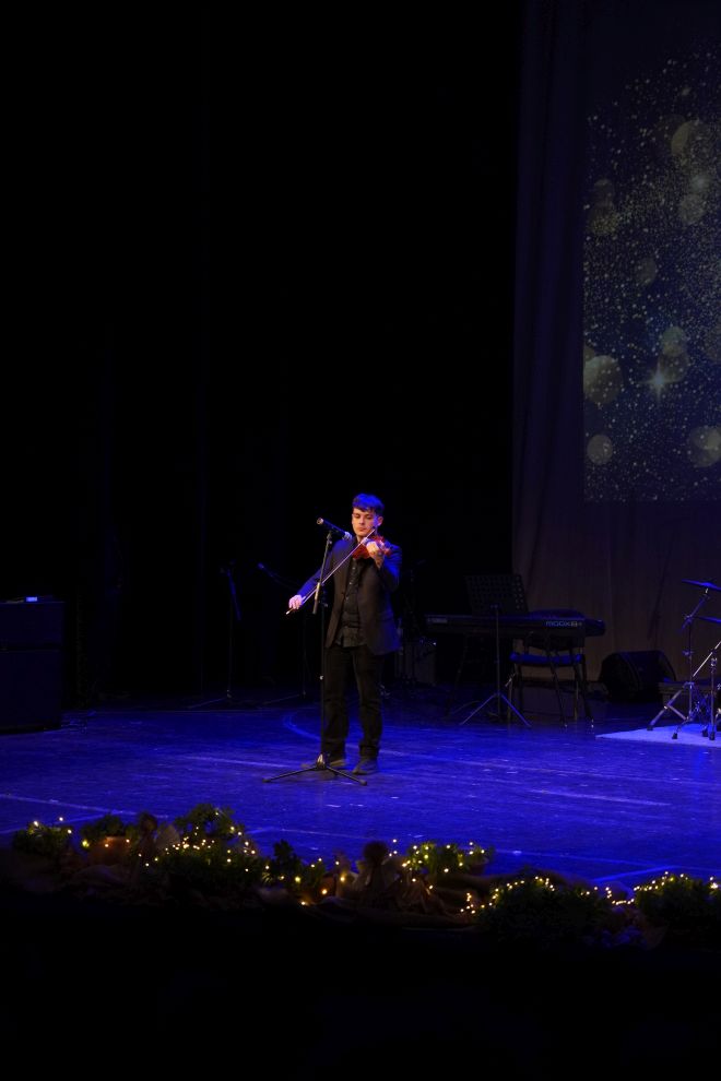 Božićni koncert Gimnazije Josipa Slavenskog (62)