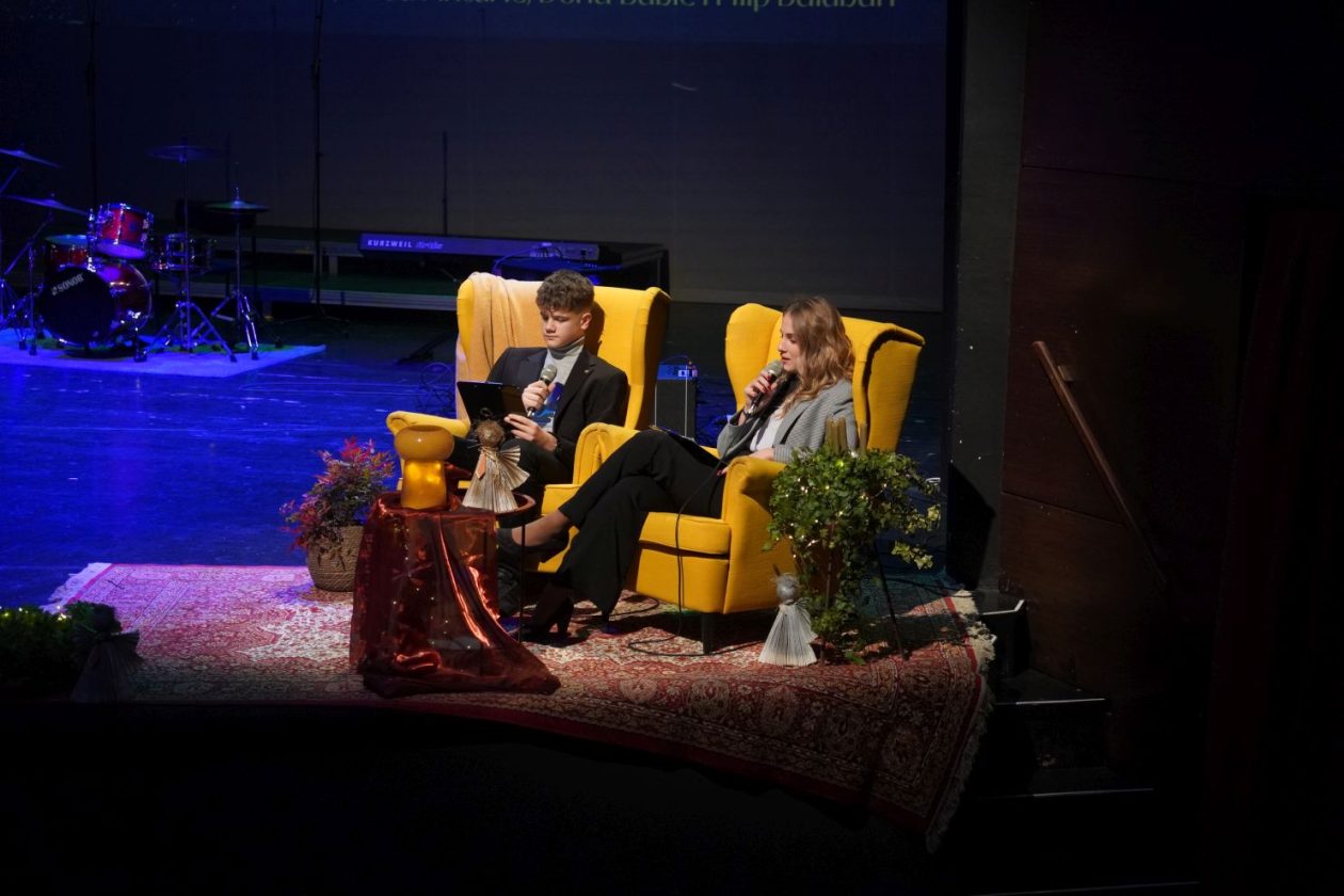 Božićni koncert Gimnazije Josipa Slavenskog (66)