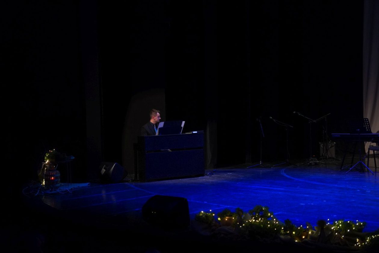 Božićni koncert Gimnazije Josipa Slavenskog (75)