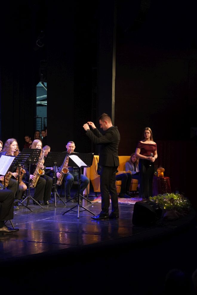 Božićni koncert Gimnazije Josipa Slavenskog (82)