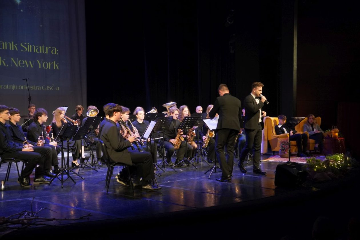 Božićni koncert Gimnazije Josipa Slavenskog (88)