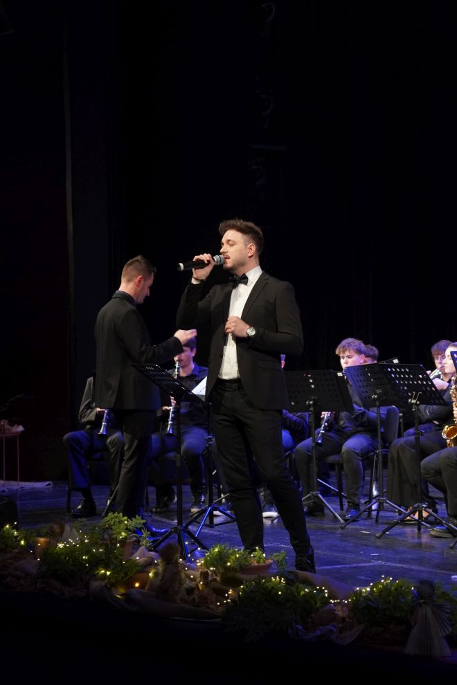 Božićni koncert Gimnazije Josipa Slavenskog (91)