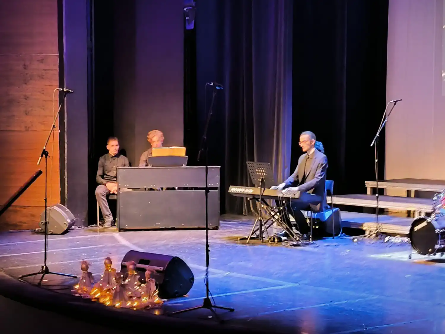 Božićni koncert Gimnazije Josipa Slavenskog Čakovec 2024 (3) Božićni koncert Gimnazije Josipa Slavenskog Čakovec 2024 (3)