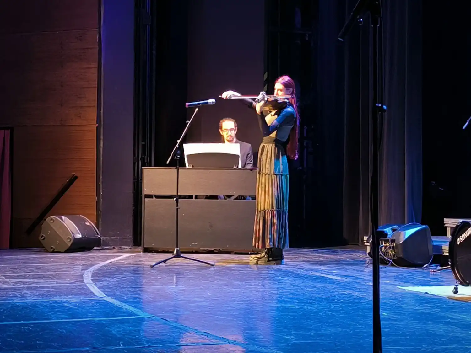 Božićni koncert Gimnazije Josipa Slavenskog Čakovec 2024 (4) Božićni koncert Gimnazije Josipa Slavenskog Čakovec 2024 (4)