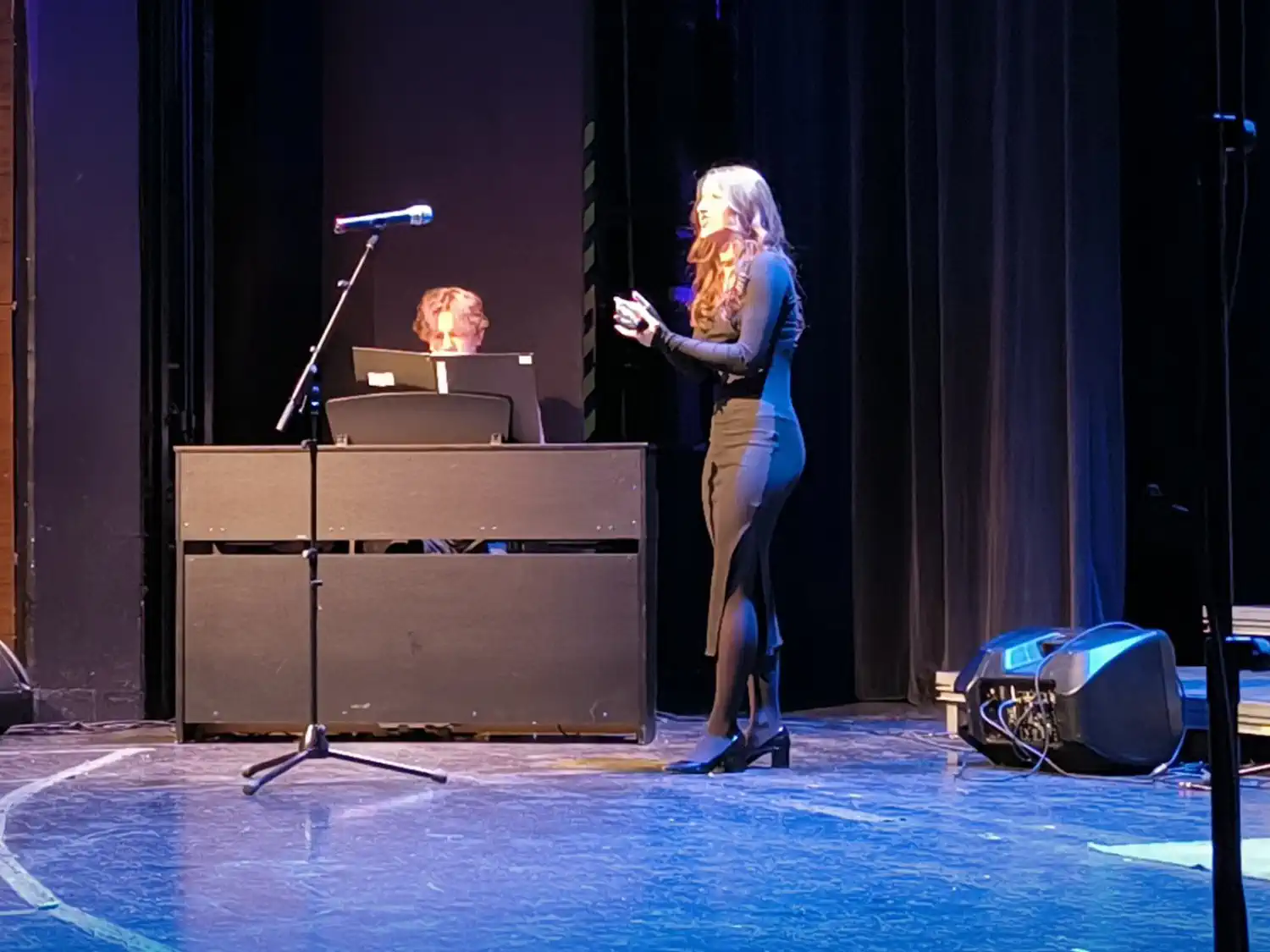 Božićni koncert Gimnazije Josipa Slavenskog Čakovec 2024 (5) Božićni koncert Gimnazije Josipa Slavenskog Čakovec 2024 (5)