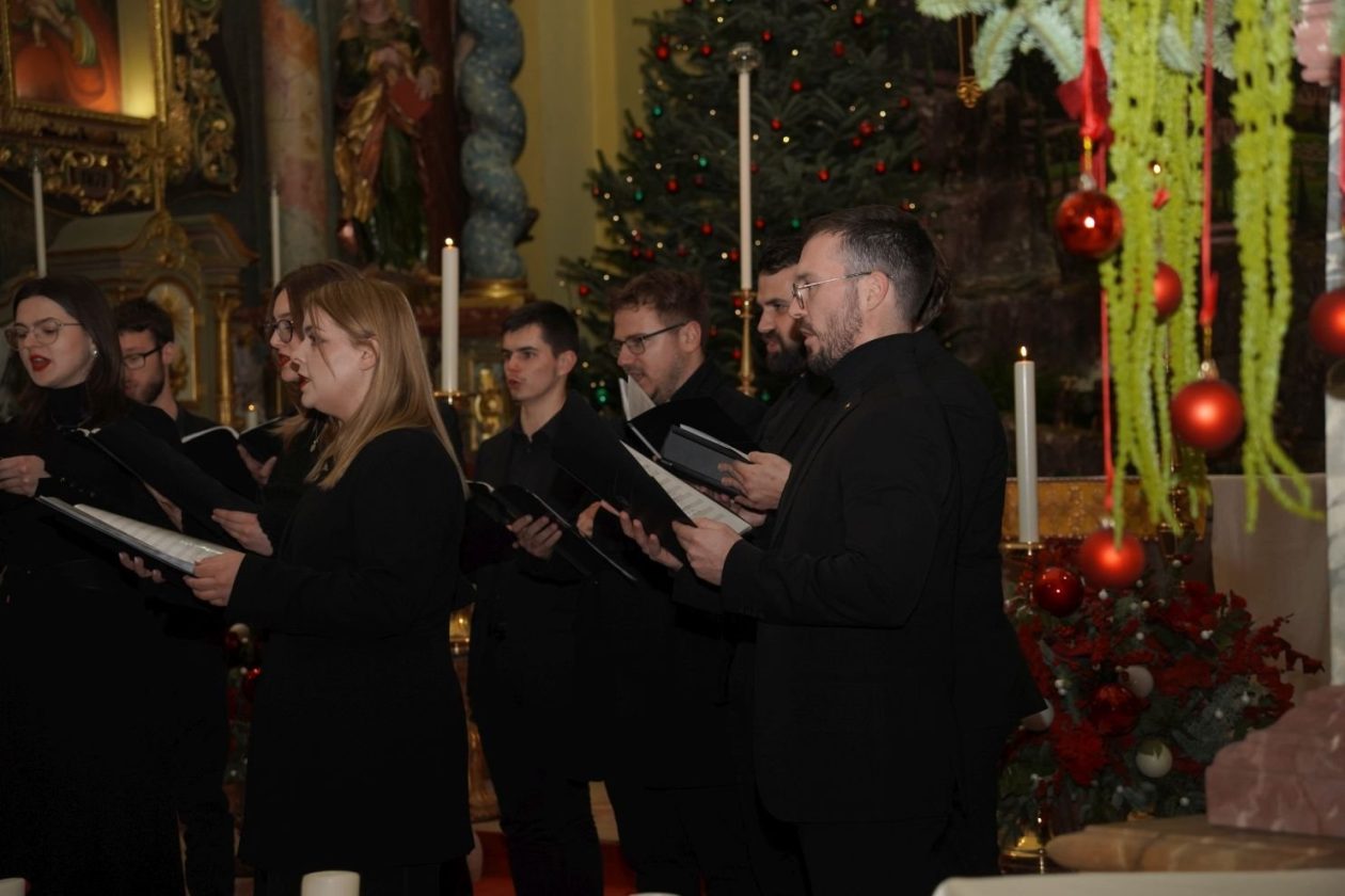 Božićni koncert Pučki pivači KBF-a crkva svetog Nikole Čakovec zbor pjevanje nastup (10)