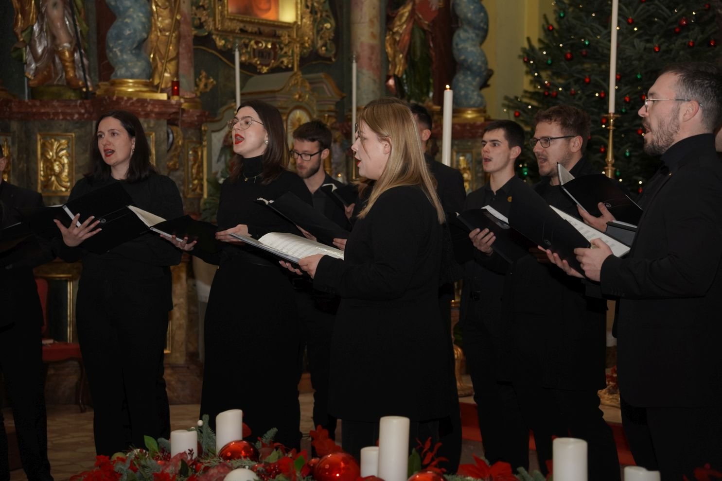 Božićni koncert Pučki pivači KBF-a crkva svetog Nikole Čakovec zbor pjevanje nastup (11)