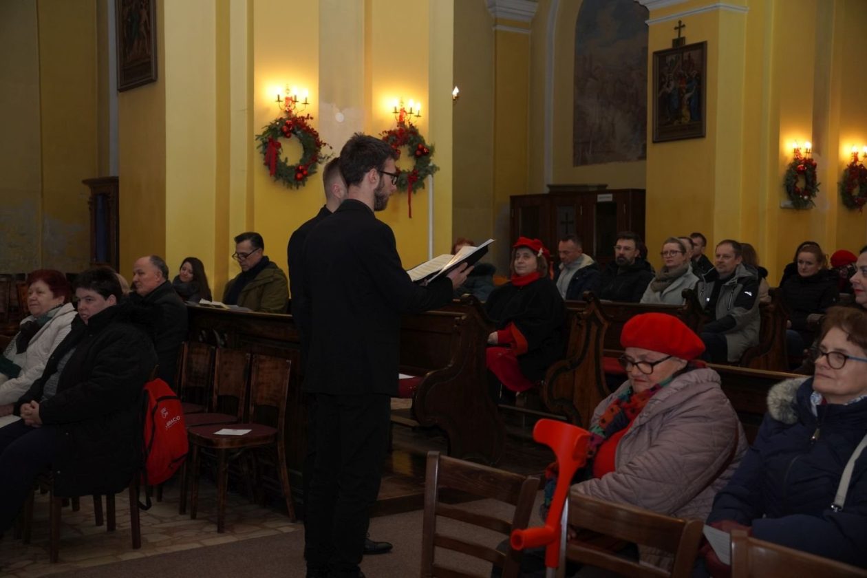 Božićni koncert Pučki pivači KBF-a crkva svetog Nikole Čakovec zbor pjevanje nastup (16)