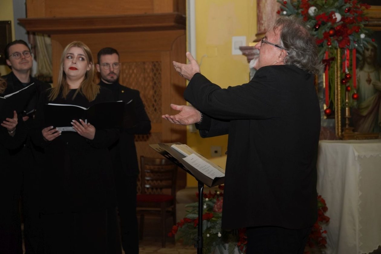 Božićni koncert Pučki pivači KBF-a crkva svetog Nikole Čakovec zbor pjevanje nastup (19)