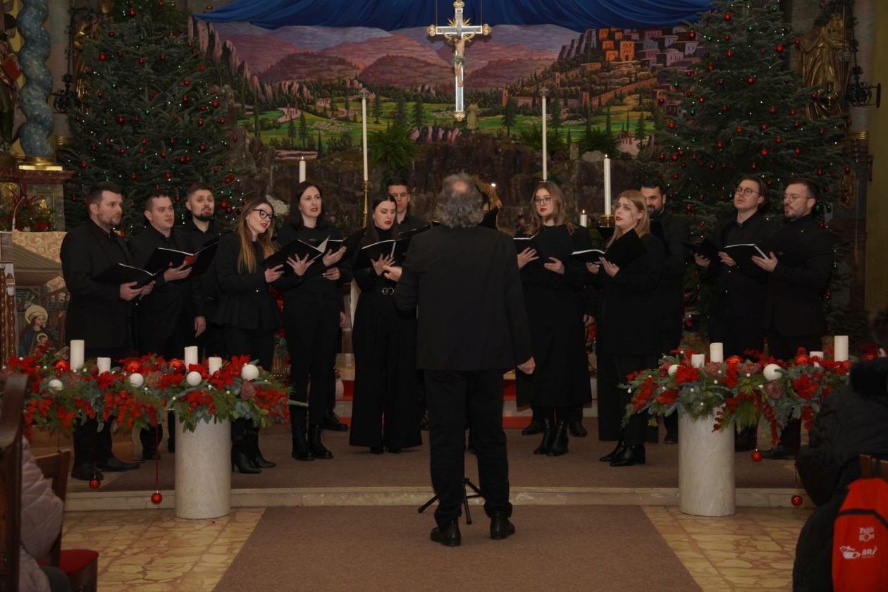 Božićni koncert Pučki pivači KBF-a crkva svetog Nikole Čakovec zbor pjevanje nastup (3)