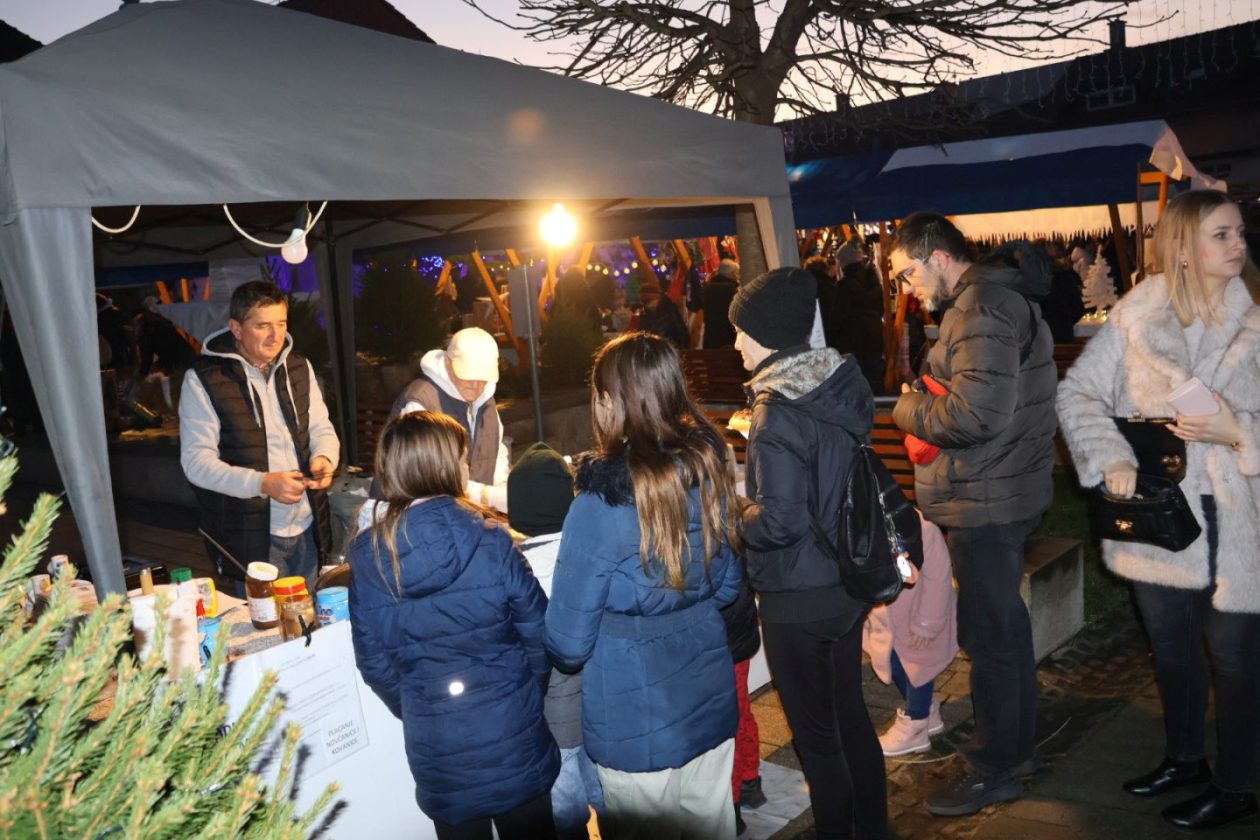 Božićni sajam, advent Prelog 2025 (10) Božićni sajam, advent Prelog 2025 (10)