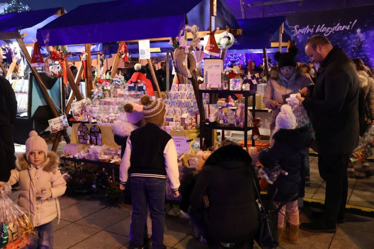 Božićni sajam, advent Prelog 2025 (40) Božićni sajam, advent Prelog 2025 (40)