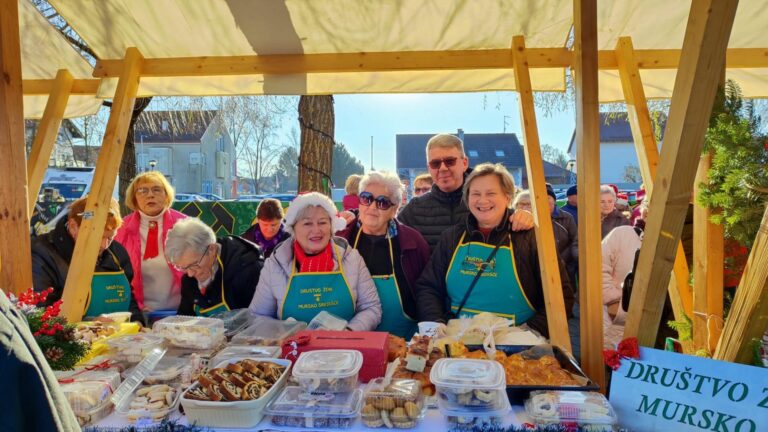 Božićni sajam(1) Božićni sajam(1)