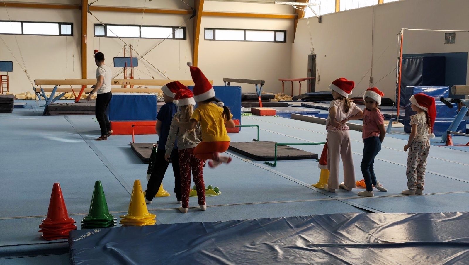 Božićni trening mališana DV Zvončić u SportHub-u (6)