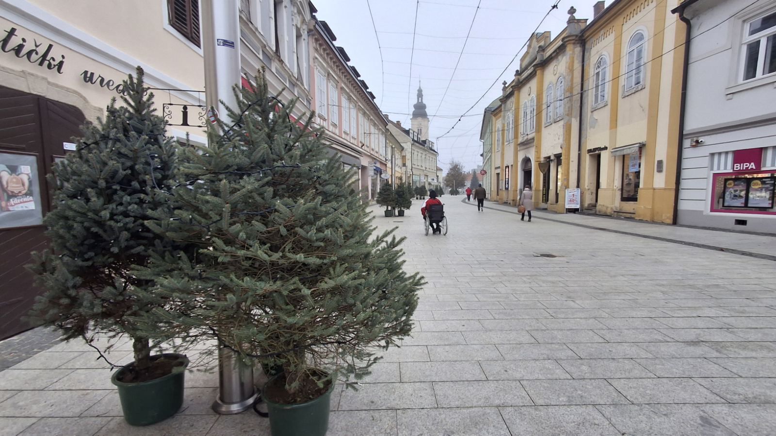 Božićni ukrasi u centru Čakovca (1)
