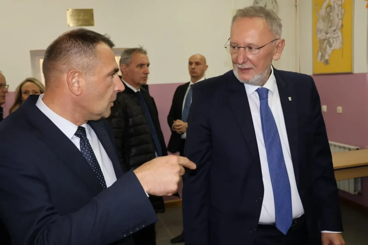 Božinović posjet školi (23)