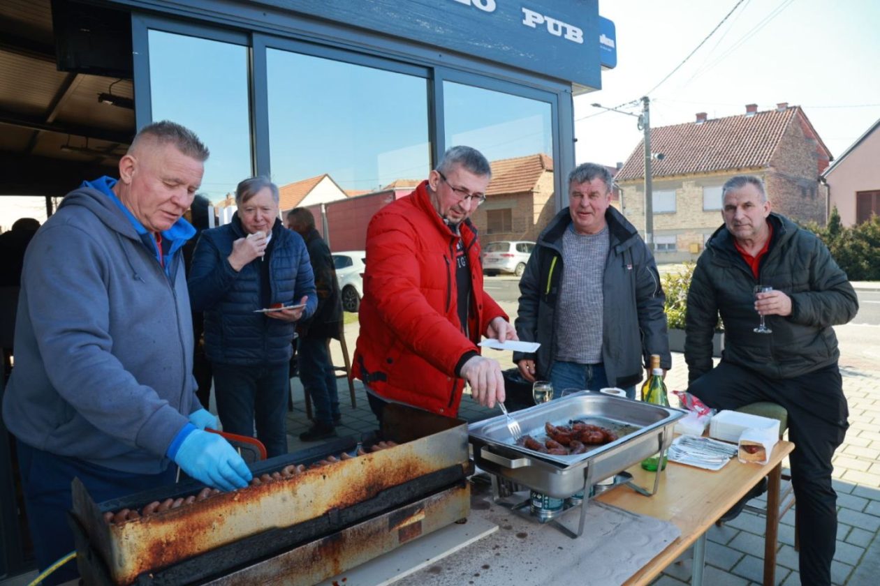 Božo pub Mala Subotica fašničko druženje (8) Božo pub Mala Subotica fašničko druženje (8)