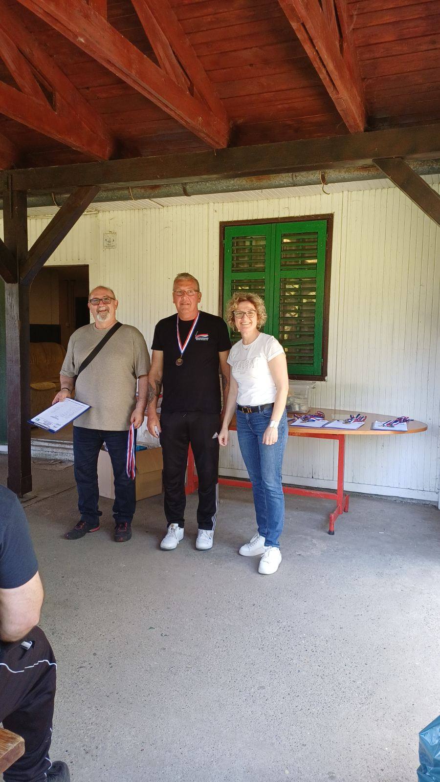 Branitelji sportske igre Bljesak (30) Branitelji sportske igre Bljesak (30)