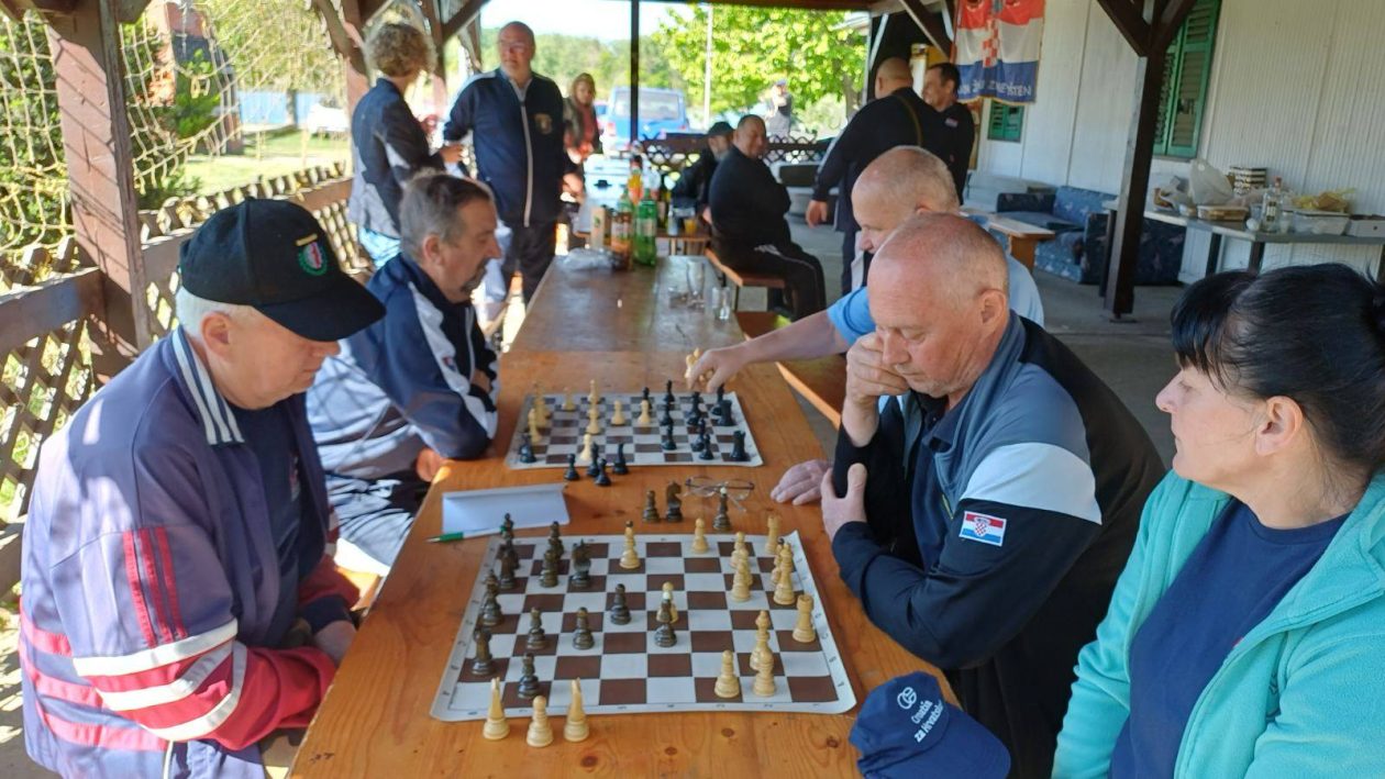 Branitelji sportske igre Bljesak (45) Branitelji sportske igre Bljesak (45)