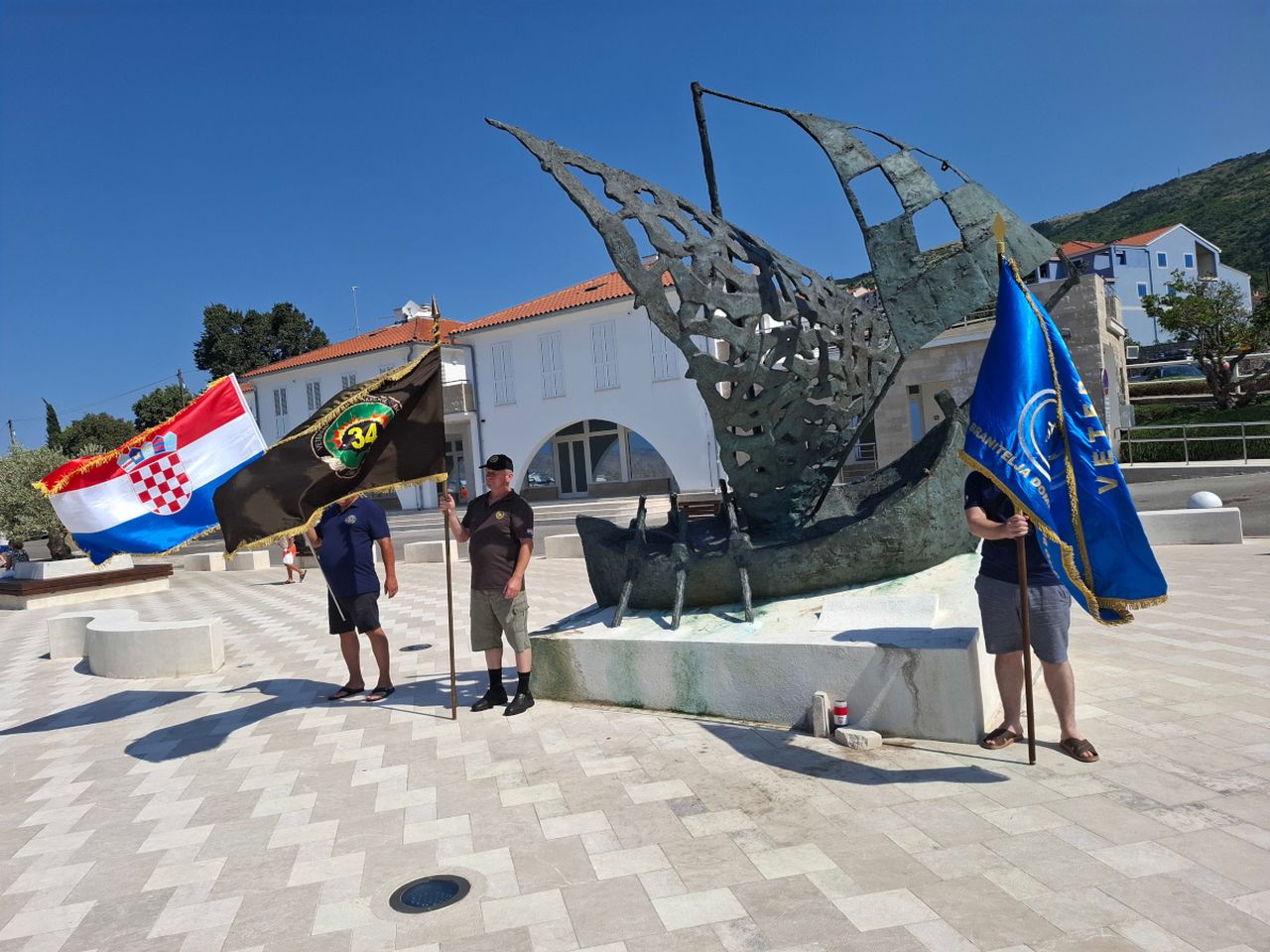 Branitelji zajedno, hr zastava (3)