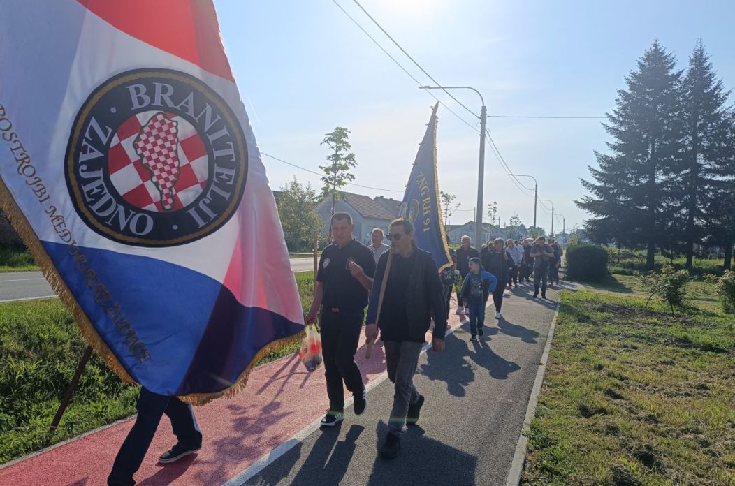 Branitelji zajedno, hr zastava (4)