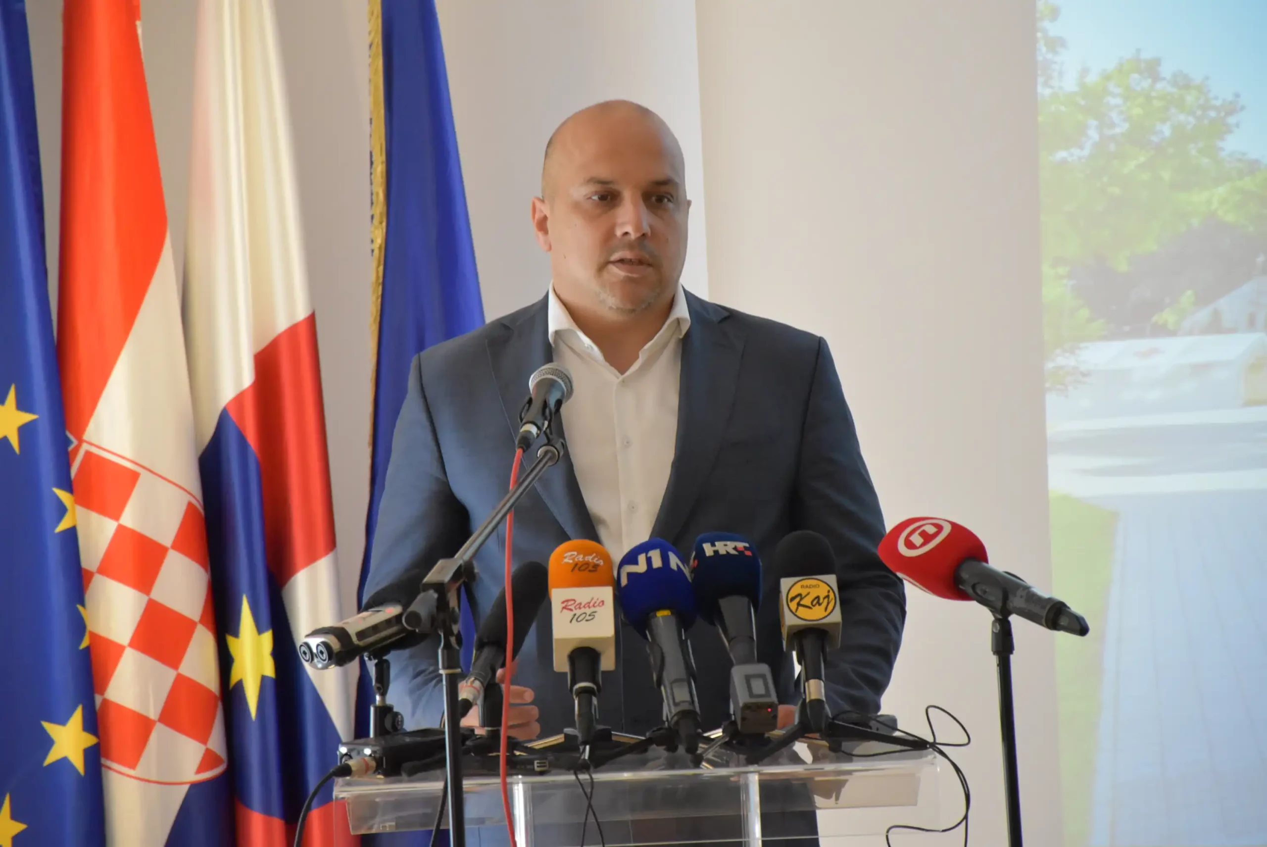 Branko Bačić (1) Branko Bačić (1)