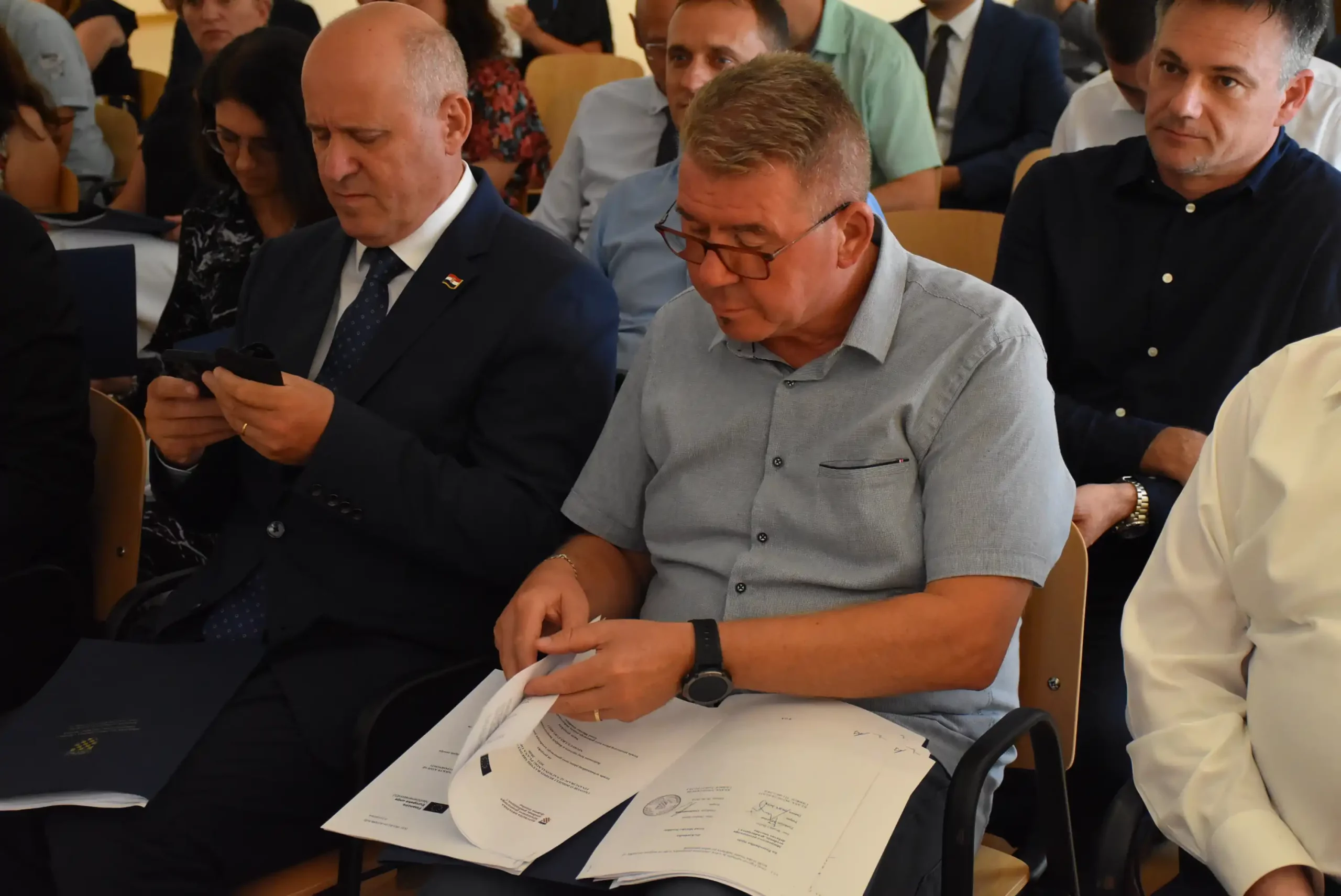 Branko Bačić podjela ugovora 2024 (1) Branko Bačić podjela ugovora 2024 (1)