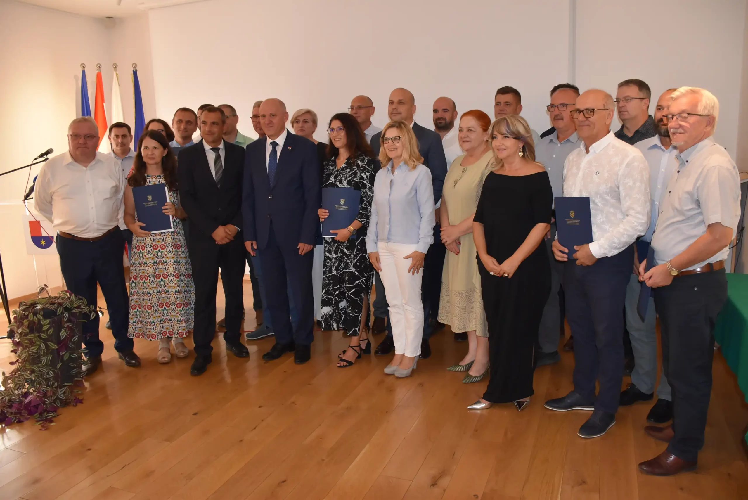 Branko Bačić podjela ugovora 2024 (23) Branko Bačić podjela ugovora 2024 (23)