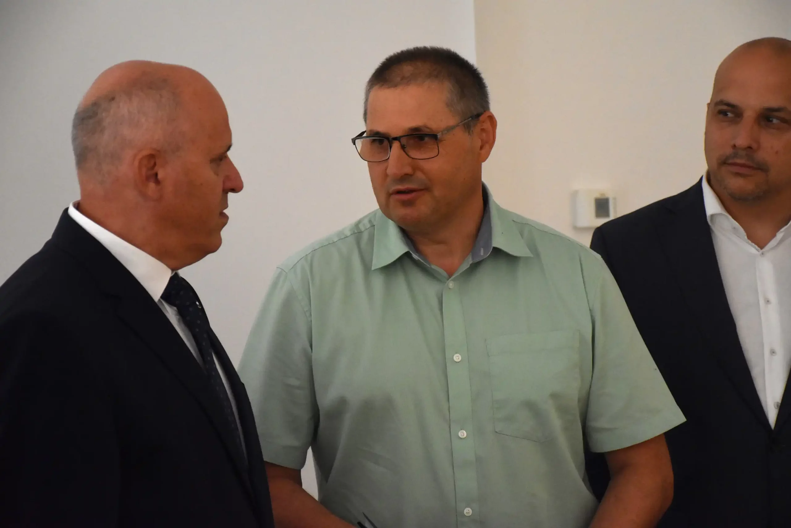 Josip Šipek, ravnatelj oš strahoninec u zelenome ,Branko Bačić podjela ugovora 2024 (34) Josip Šipek, ravnatelj oš strahoninec u zelenome ,Branko Bačić podjela ugovora 2024 (34)