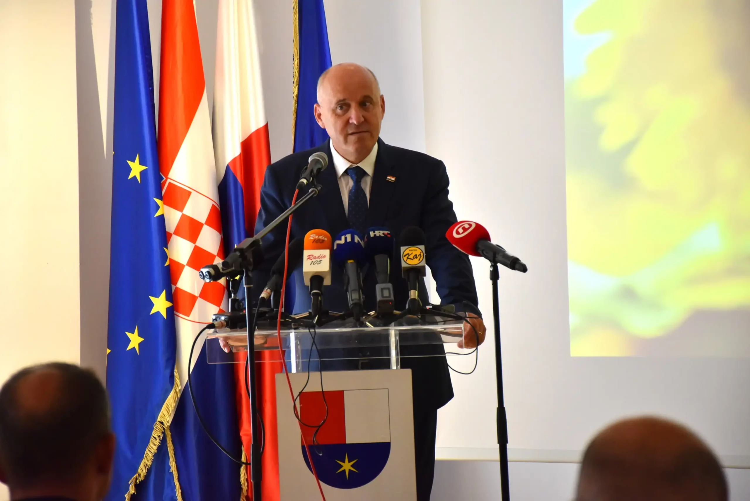 Branko Bačić podjela ugovora 2024 (5) Branko Bačić podjela ugovora 2024 (5)