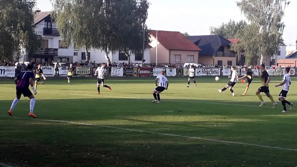 Bratstvo (SV) s četiri komada ispratilo Strahoninec (11)