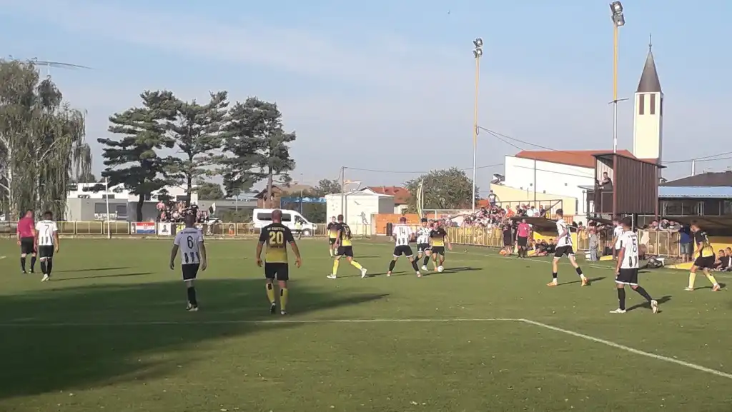 Bratstvo (SV) s četiri komada ispratilo Strahoninec (13)