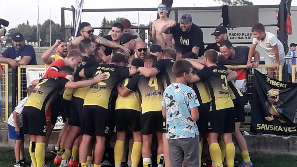 Bratstvo (SV) s četiri komada ispratilo Strahoninec (20)