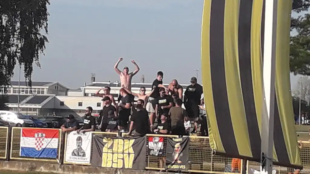 Bratstvo (SV) s četiri komada ispratilo Strahoninec (8)