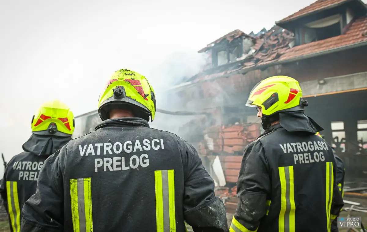 Buknuo požar kodobitelji Zimprich Prelog (3) Buknuo požar kodobitelji Zimprich Prelog (3)