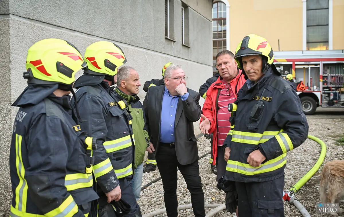 Buknuo požar kodobitelji Zimprich Prelog (7) Buknuo požar kodobitelji Zimprich Prelog (7)