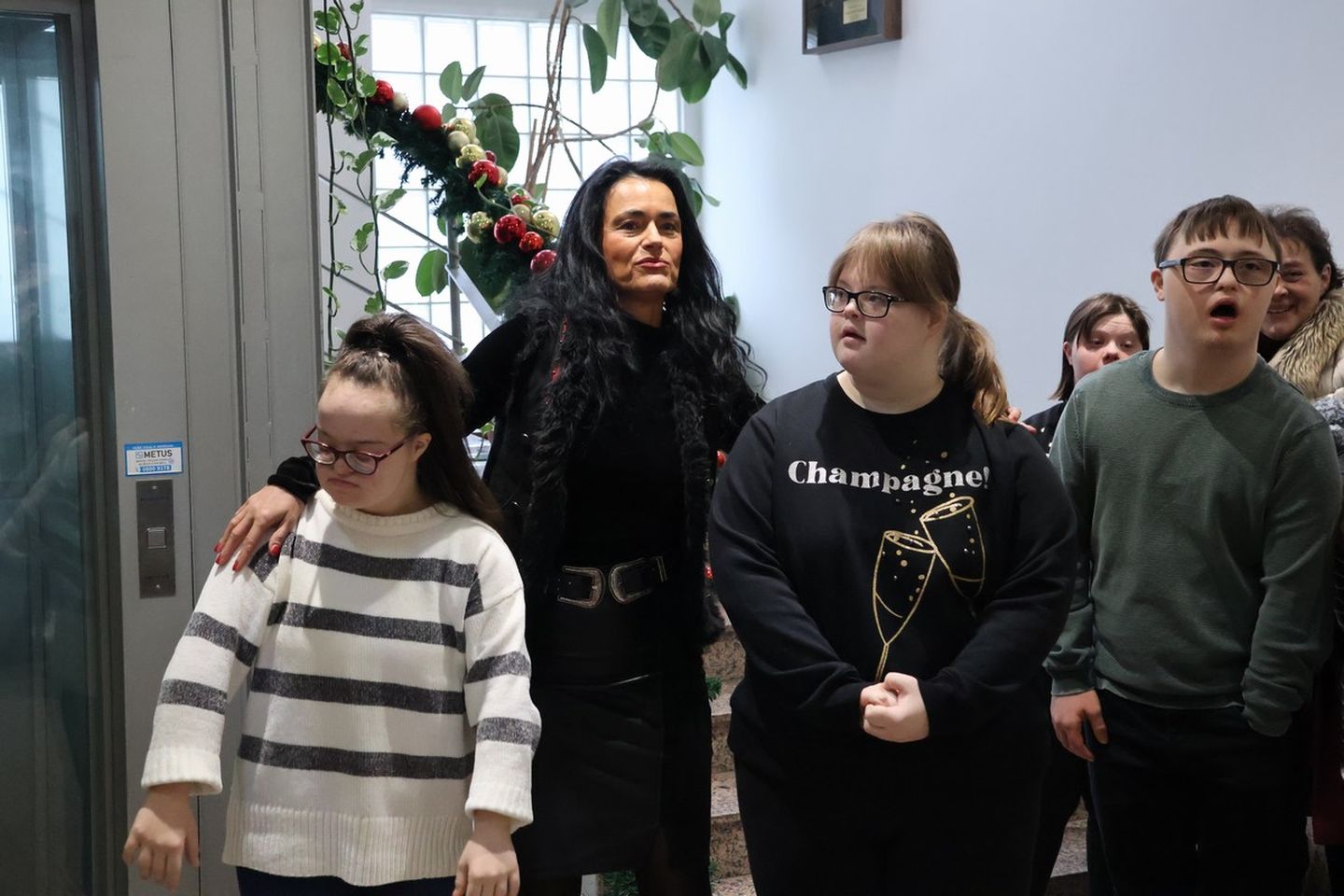 ČAKOVEC Djeca iz Udruge za sindrom Down kitila božićni bor u Županiji (5)