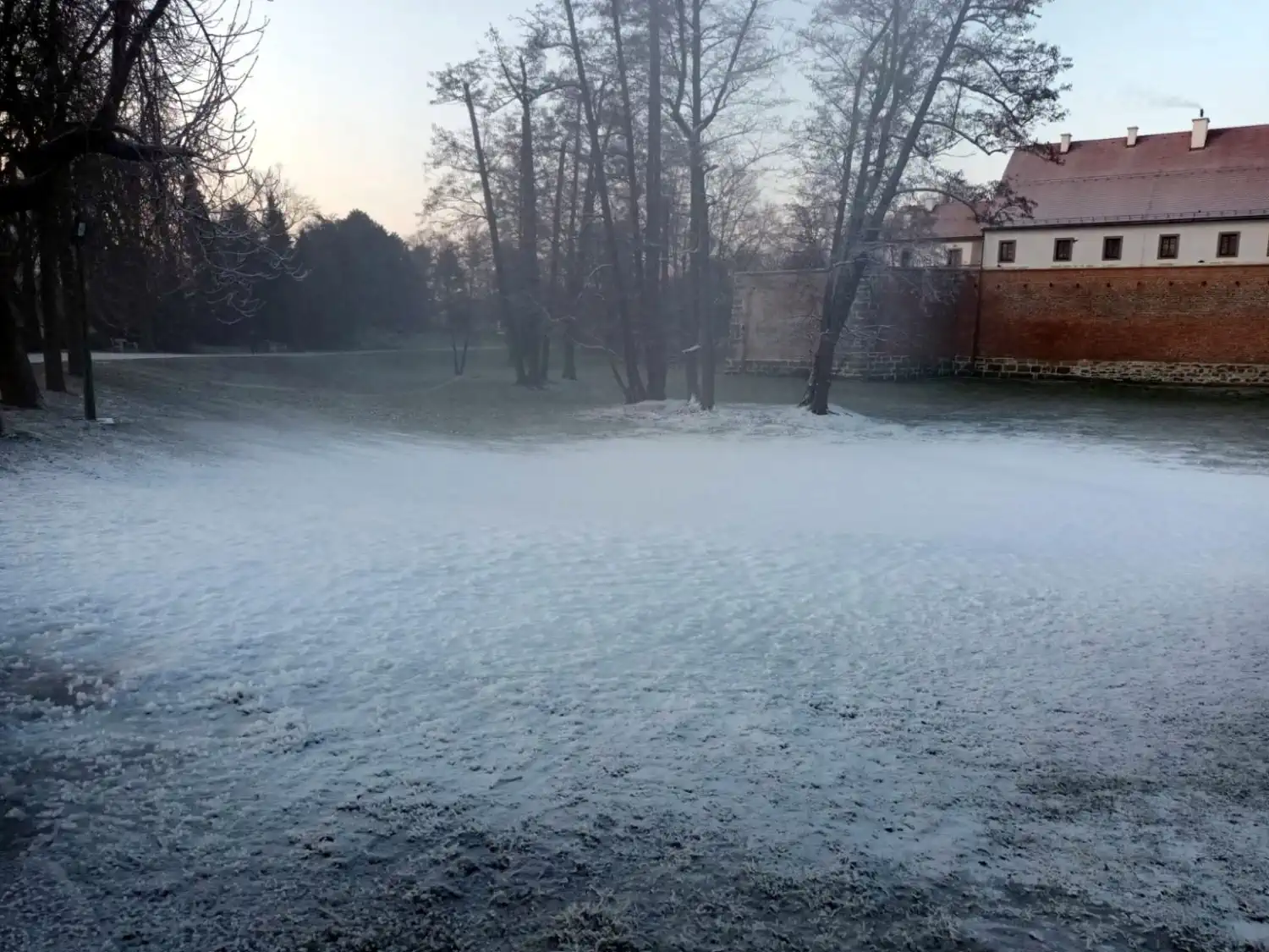 ČAKOVEC Domišljata snježna čarolija Sanjkalište u Perivoju Zrinskih spremno za zabavu (4)