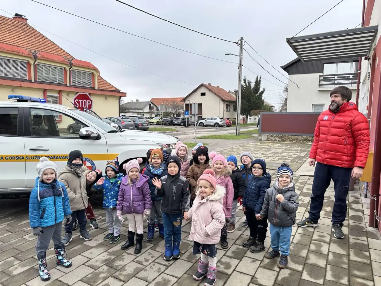 ČAKOVEC HGSS posjetio dječji vrtić ‘Dječja mašta’ Edukacija o sigurnosti uz pomoć pasa (4)