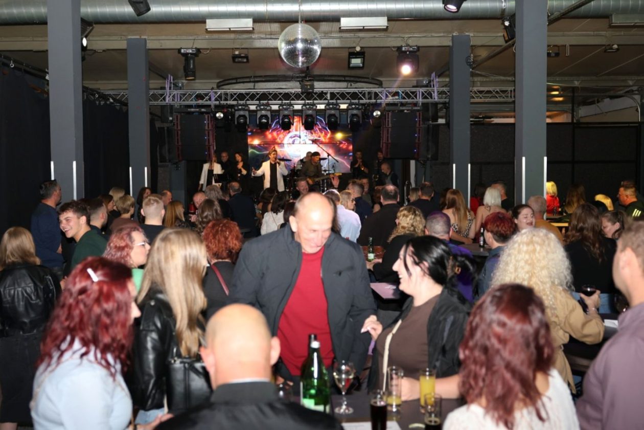 ČAKOVEC Hitovi Zdravka Čolića ispunili Meta bar (28)